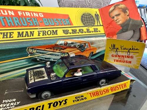 MAN FROM UNCLE GUN FIRING THRUSH BUSTER model road car + 2 figures CORGI 497